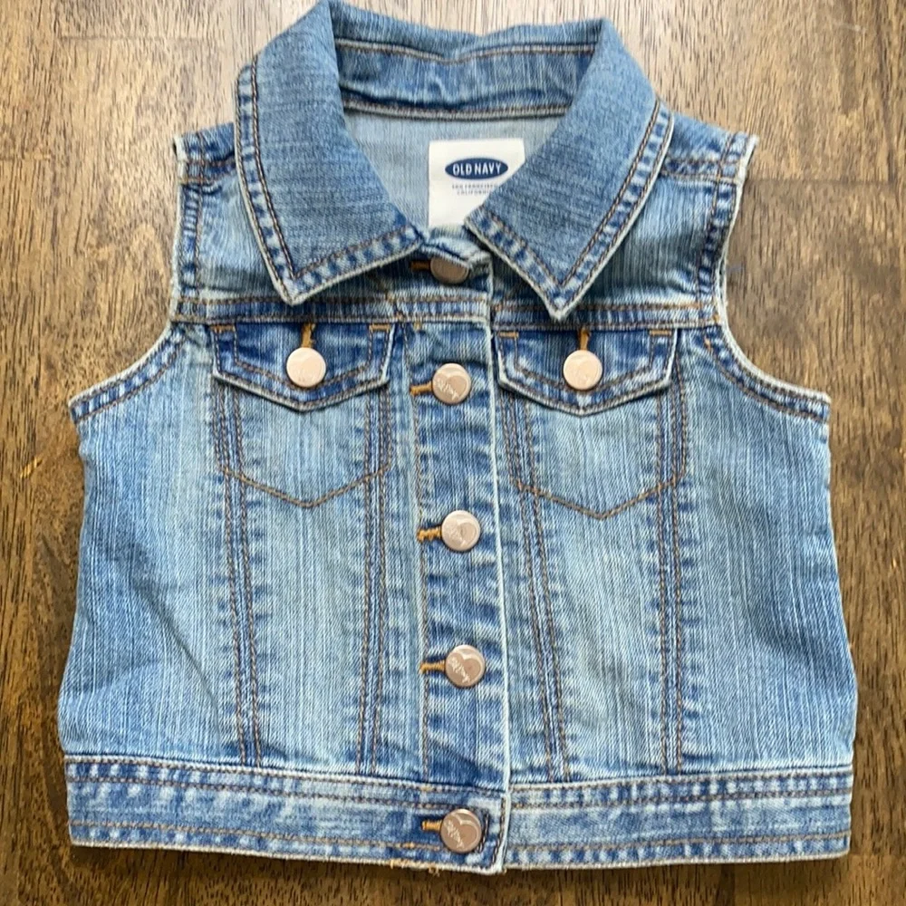EUC old navy jean vest size 2T